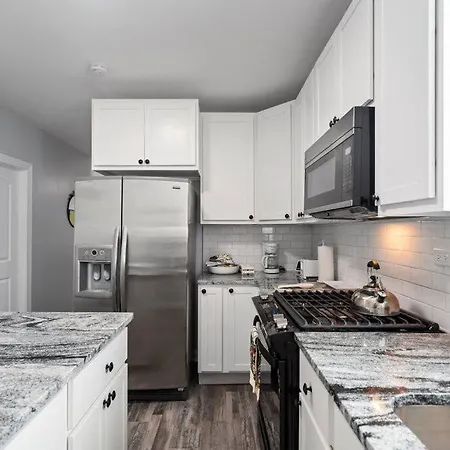 Newly Rehabbed Greystone With 2 Private Apartments, Backyard, Garage, Laundry, Close To Expressway Chicago Extérieur photo
