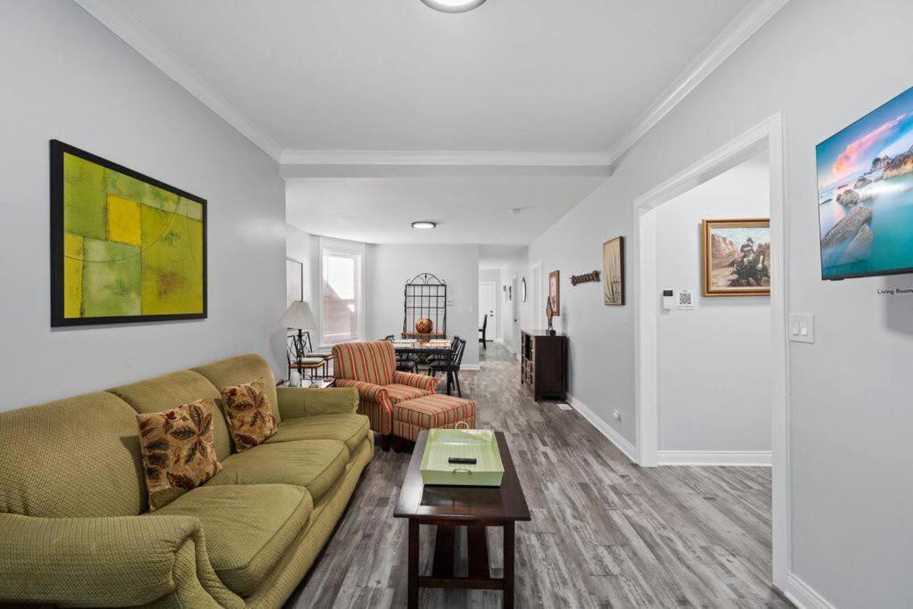 Newly Rehabbed Greystone With 2 Private Apartments, Backyard, Garage, Laundry, Close To Expressway Appartement *