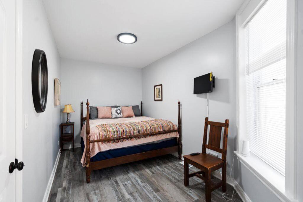 Appartement Newly Rehabbed Greystone With 2 Private Apartments, Backyard, Garage, Laundry, Close To Expressway *