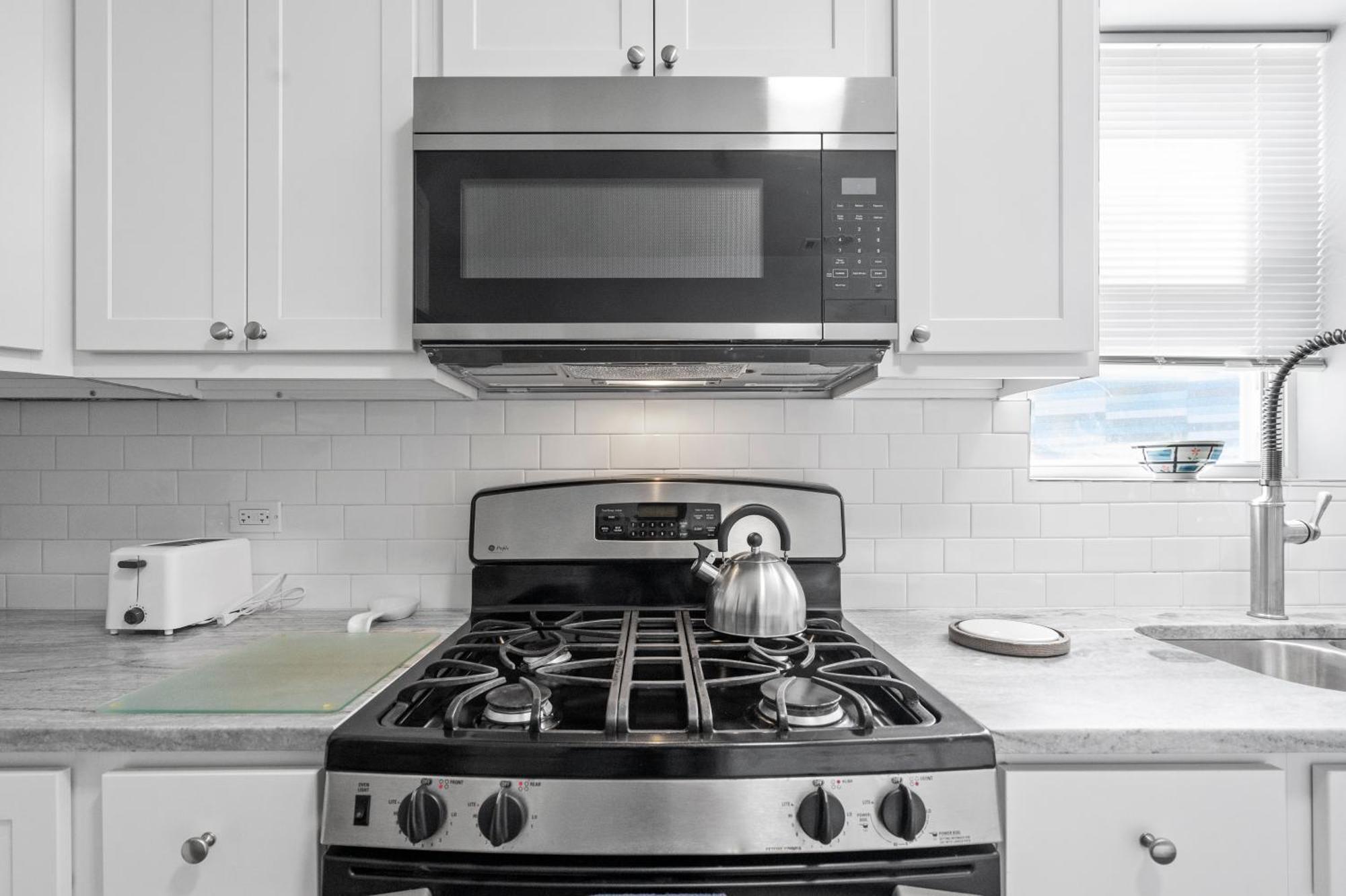 Appartement Newly Rehabbed Greystone With 2 Private Apartments, Backyard, Garage, Laundry, Close To Expressway *