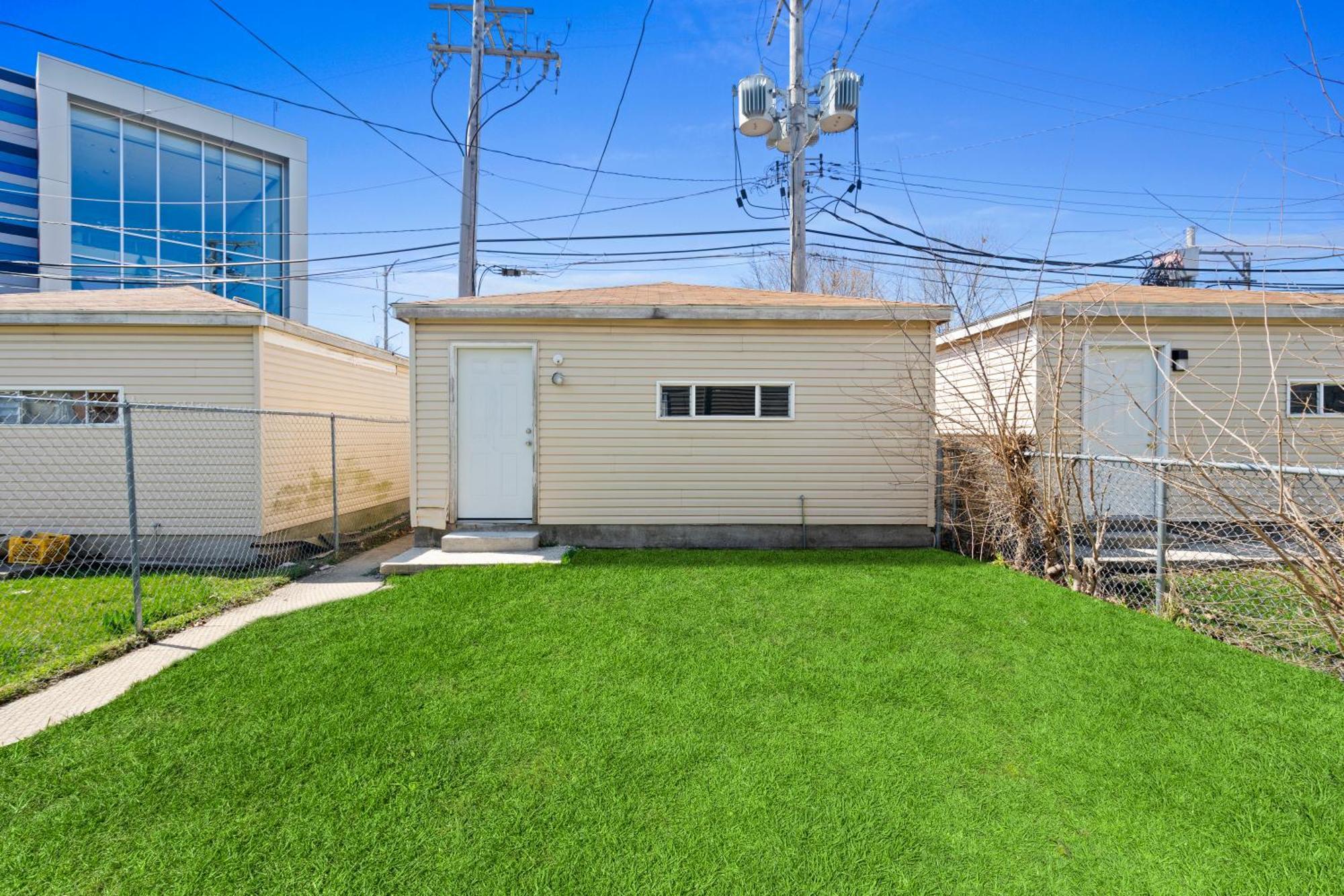 Appartamento Newly Rehabbed Greystone With 2 Private Apartments, Backyard, Garage, Laundry, Close To Expressway