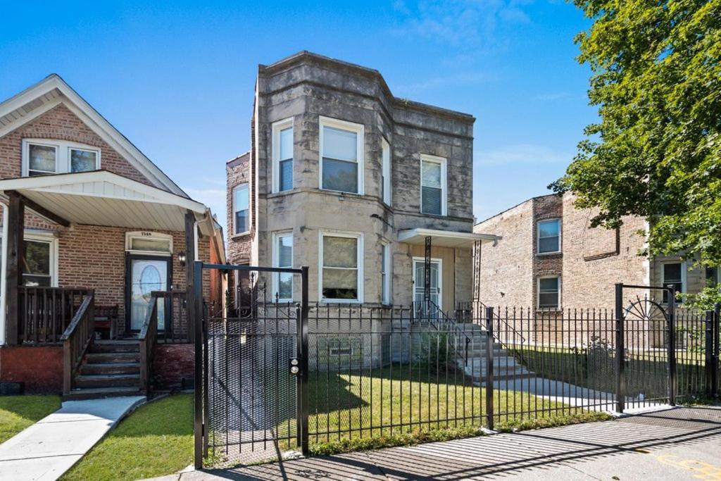 Appartamento Newly Rehabbed Greystone With 2 Private Apartments, Backyard, Garage, Laundry, Close To Expressway Chicago